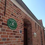 Klaassen- Up Warf