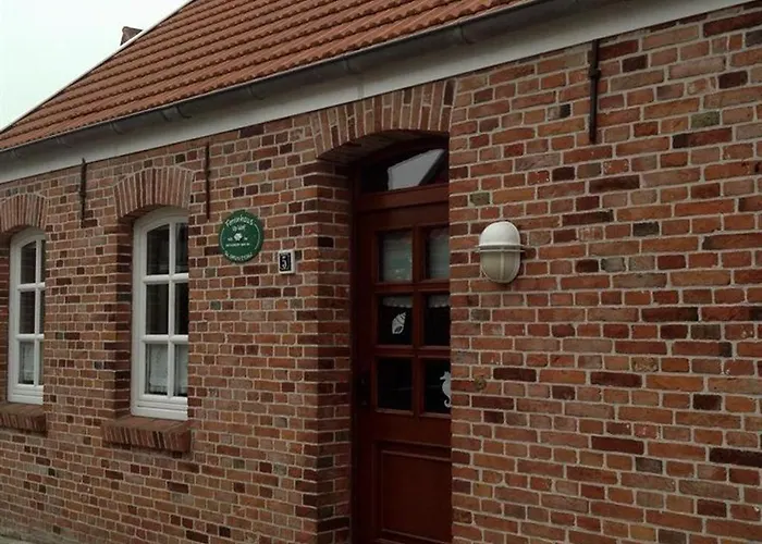 Klaassen- Up Warf *